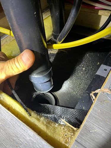 Click image for larger version

Name:	Plumbing vent pipe not connected to holding tank.jpg
Views:	21
Size:	61.5 KB
ID:	14385